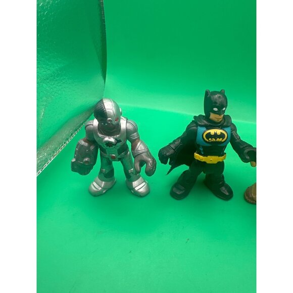 DC Comics Imaginext Batman Robin Cyborg Wonder Woman & Scarecrow Action Figures - Picture 2 of 9